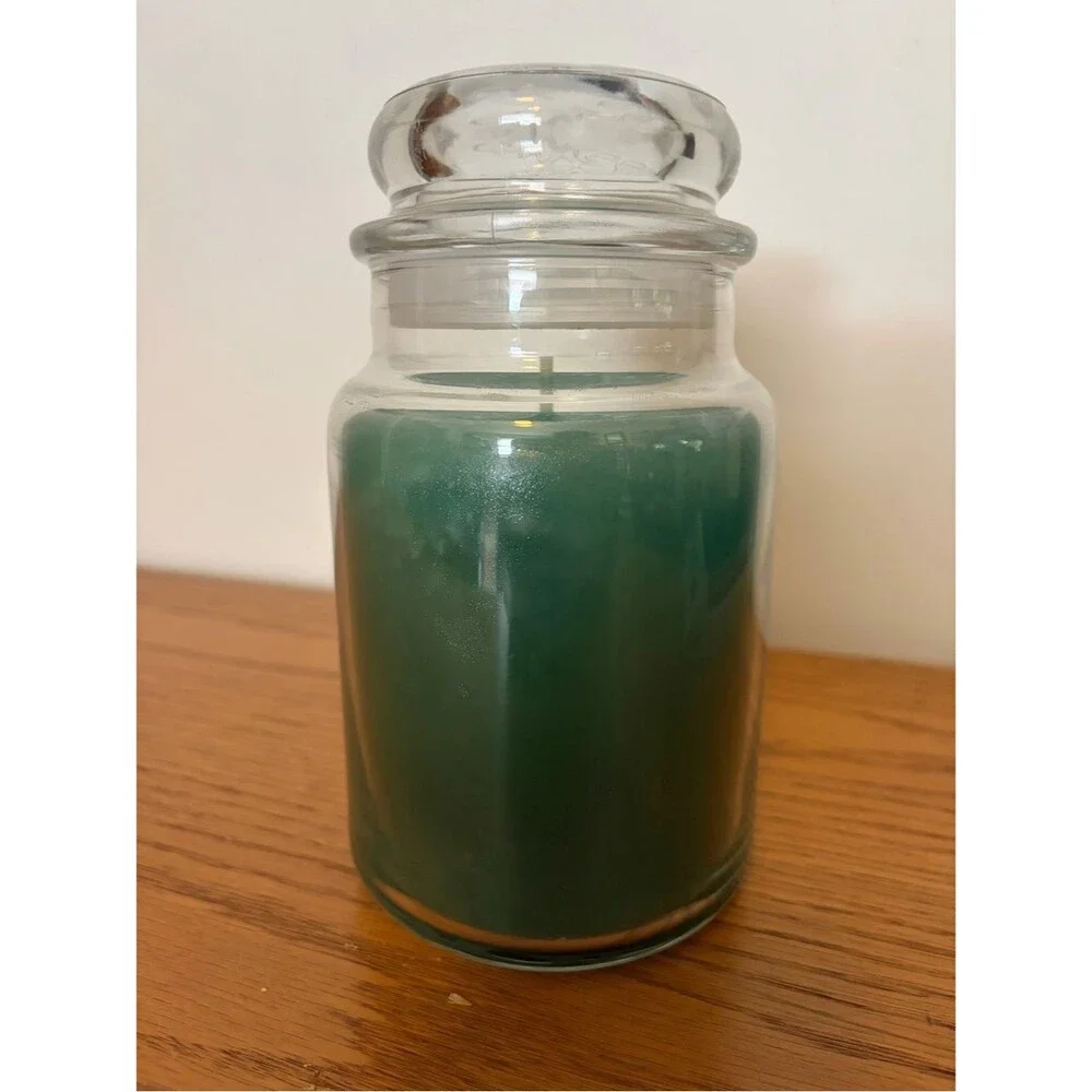 Yankee Candle classic adding candle